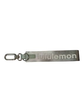 Lululemon Keychain Willow Leaf/Meadow Haze NWT Sold Out Clip-On Bag Accessory